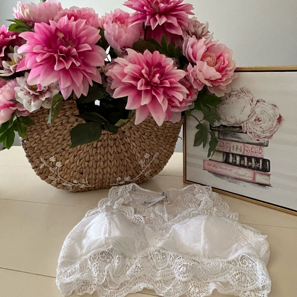 White Lace Halter Zenana Bralette, size XL